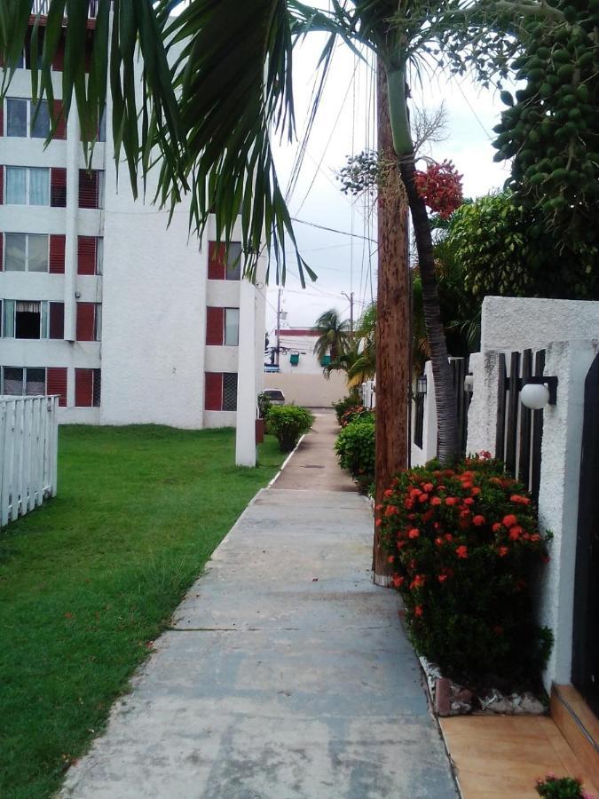 Nice Oakwood Constant Spring Rd Apt Kingston Exterior foto