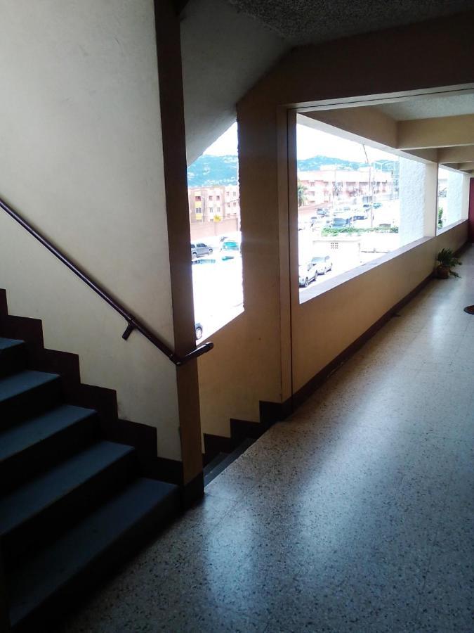 Nice Oakwood Constant Spring Rd Apt Kingston Exterior foto